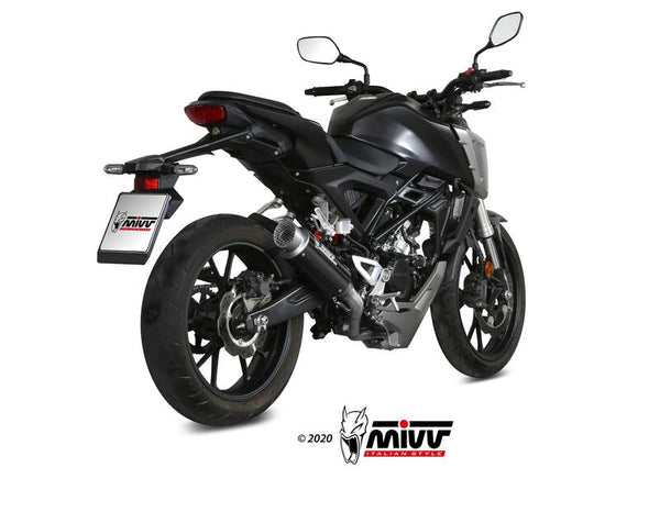 MIVV Gp Pro Carbon Full Exhaust System - Carbon H.074.L2P monterat på sportmotorcykel, visar stilren design och hög prestanda för reservdelar.