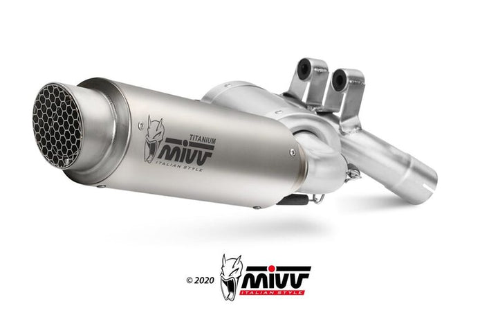 Närbild av MIVV GP Pro Silencer i titan och rostfritt stål, modell B.038.L6P. Högkvalitativt avgassystem för BMW F900R inom fordonsreservdelar.