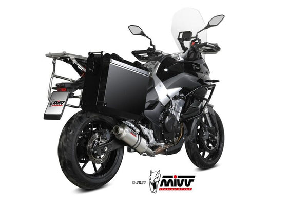 MIVV Oval Silencer VO.001.LX1 monterad på en äventyrsmotorcykel, visad bakifrån med packväskor. Perfekt reservdel inom ACC. EXHAUST.