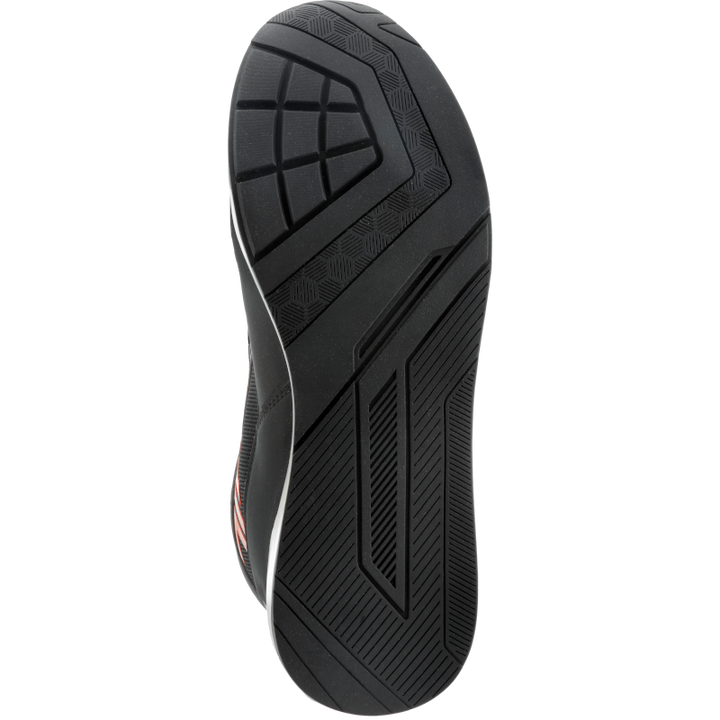 Sula på Seventy Unisex Mc-Skor SD-BC10 med halkskyddsmönster för ökad säkerhet och grepp vid motorcykelkörning.